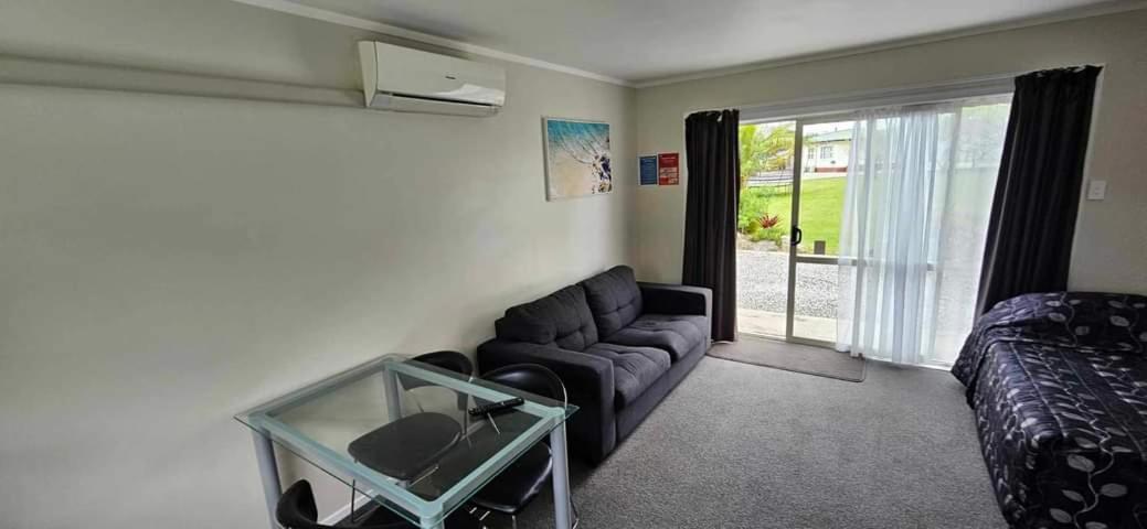 Sunnydays Motel Гизбърн Екстериор снимка
