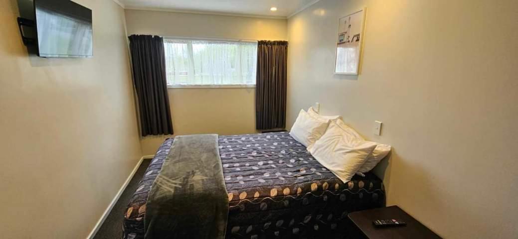 Sunnydays Motel Гизбърн Екстериор снимка