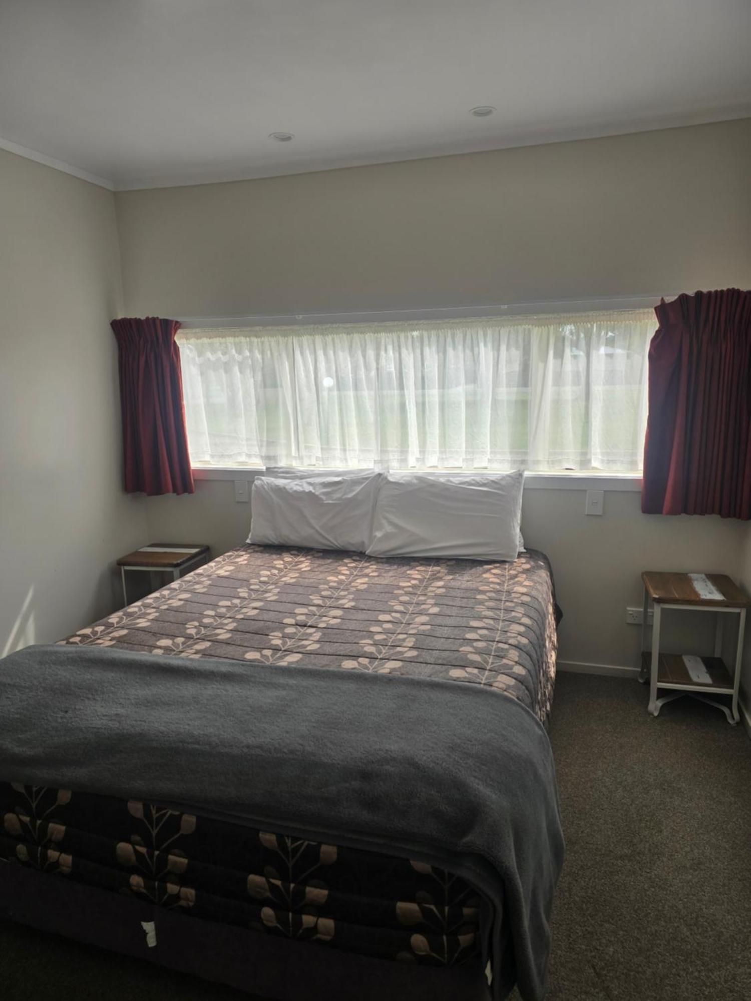 Sunnydays Motel Гизбърн Екстериор снимка