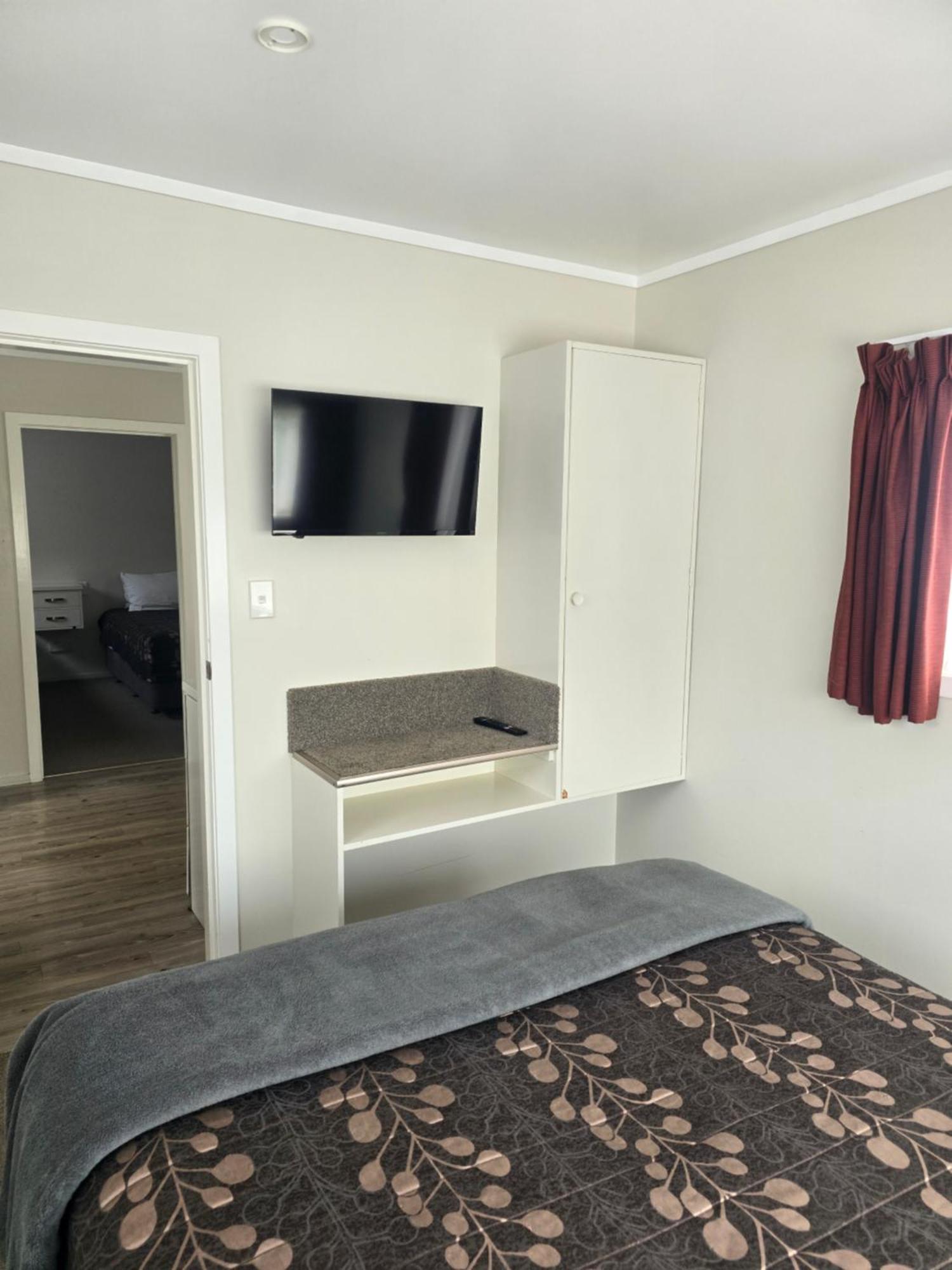 Sunnydays Motel Гизбърн Екстериор снимка