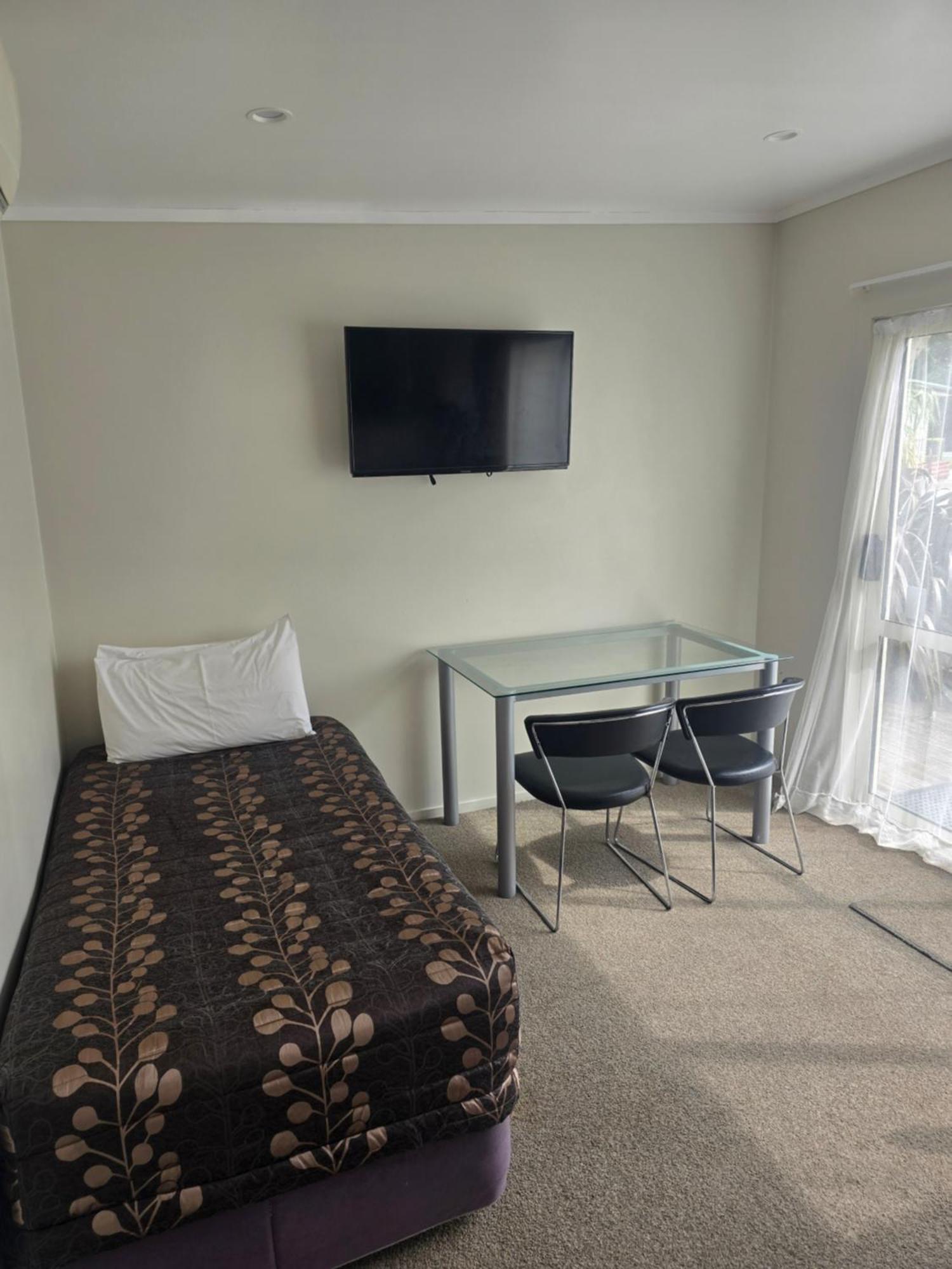 Sunnydays Motel Гизбърн Екстериор снимка